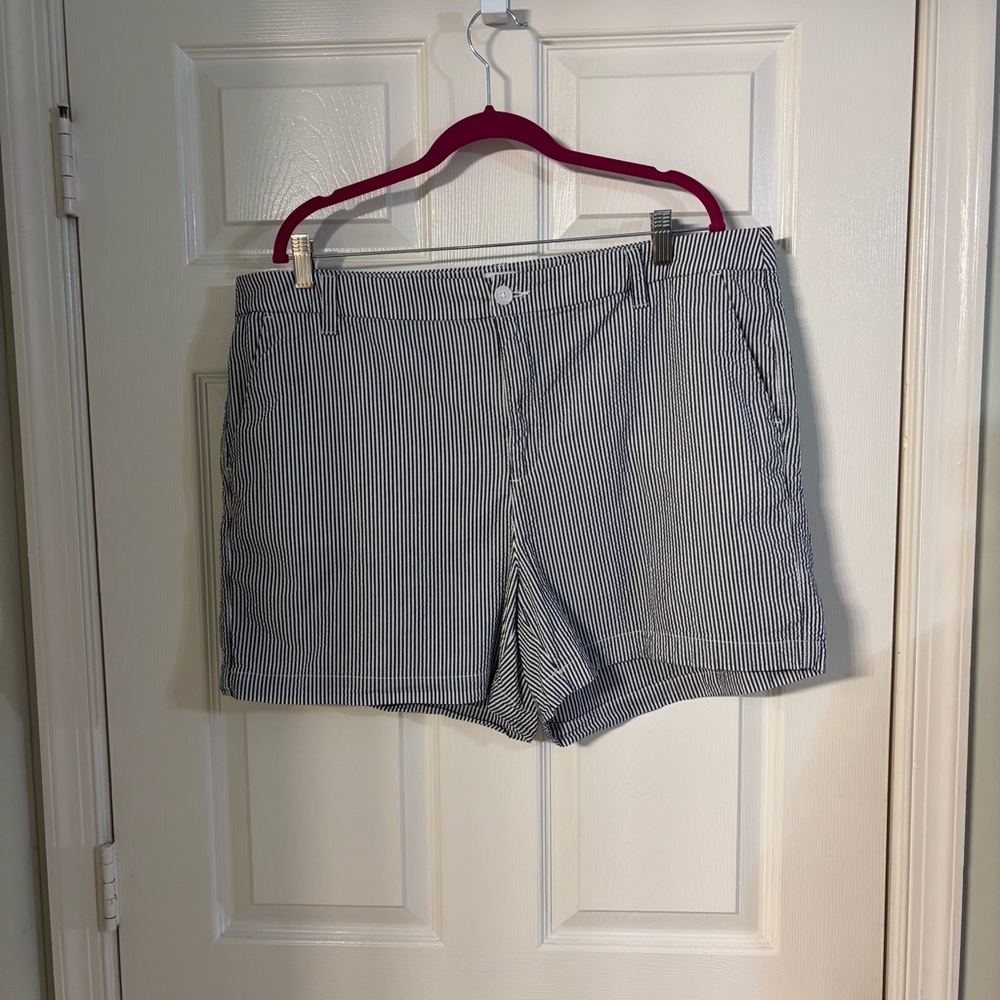 A New Day Seer Sucker Bermudas Classic Style Shorts, Size 18